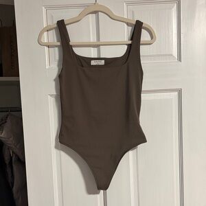 Aritzia Babaton Contour Brown taupe bodysuit